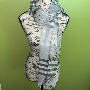 🆕 Arianna By Howard’s Gray and Gold Scarf